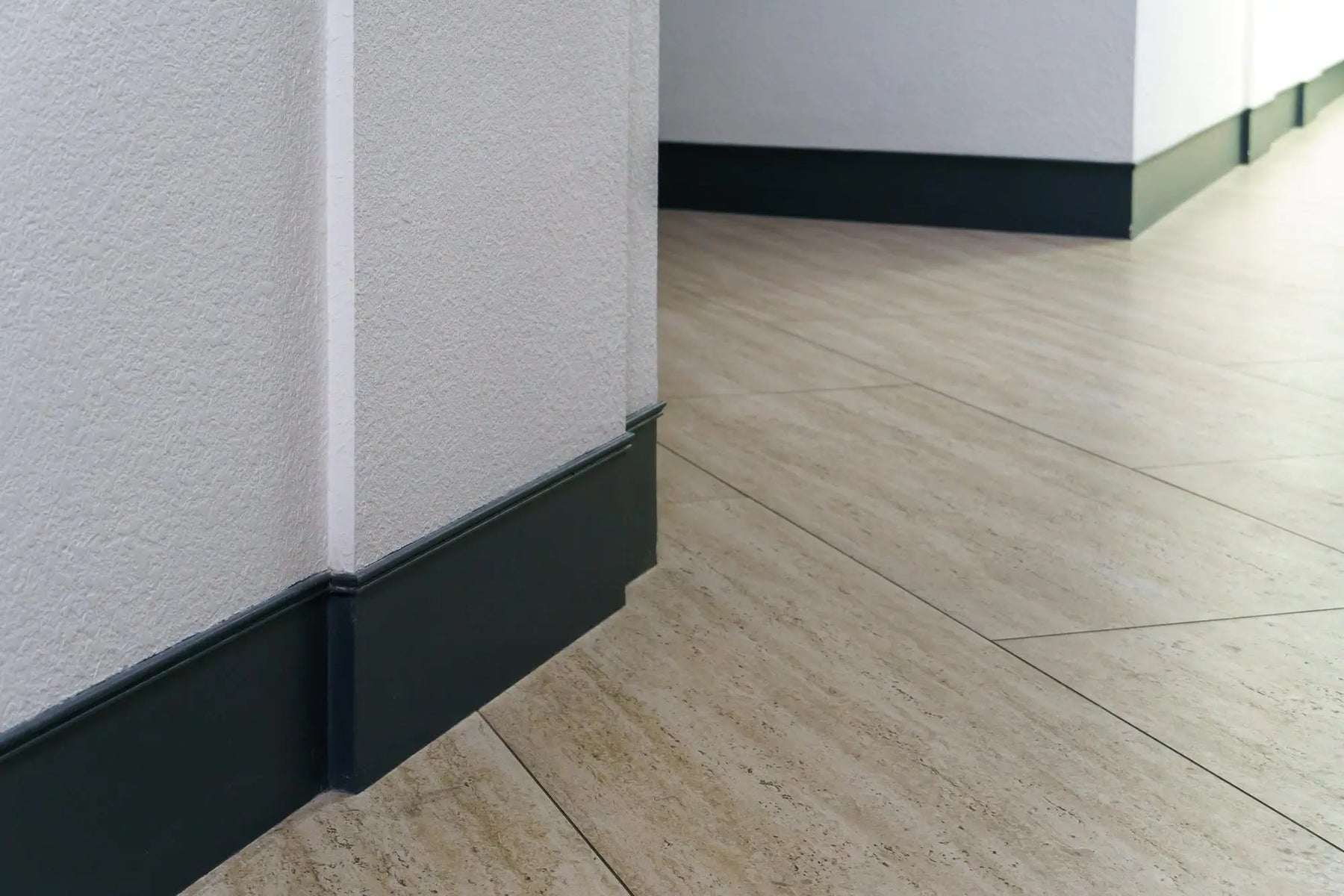 Inspiring Ideas for Coloured Skirting Boards: How to Add Personality to Your Home